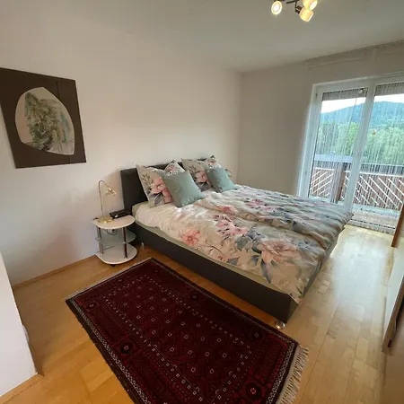- 80qm - Mit Grosser Loggia Und Balkon