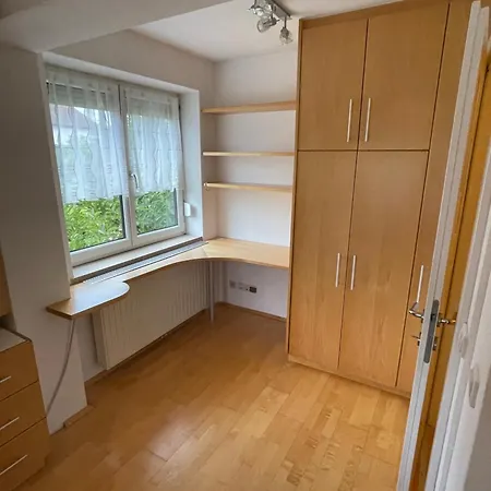Apartman - 80qm - Mit Grosser Loggia Und Balkon *